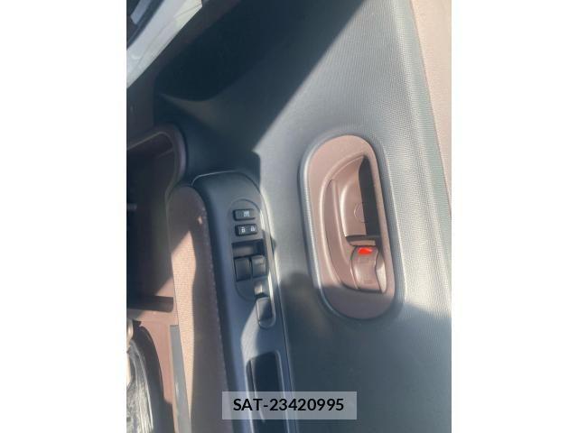 Toyota PORTE 2013-08 8372054-8