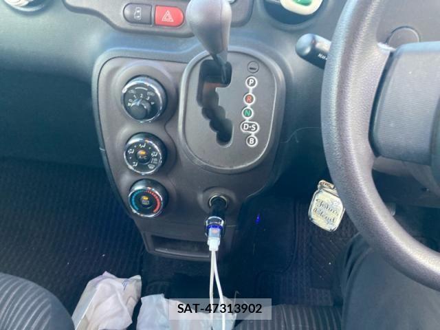 Toyota PORTE 2013-01 8414395-22
