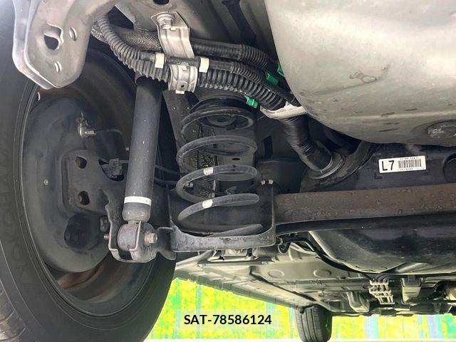 Toyota PORTE 2014-11 8458198-19