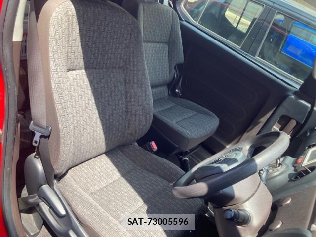 Toyota PORTE 2014-02 8526594-3