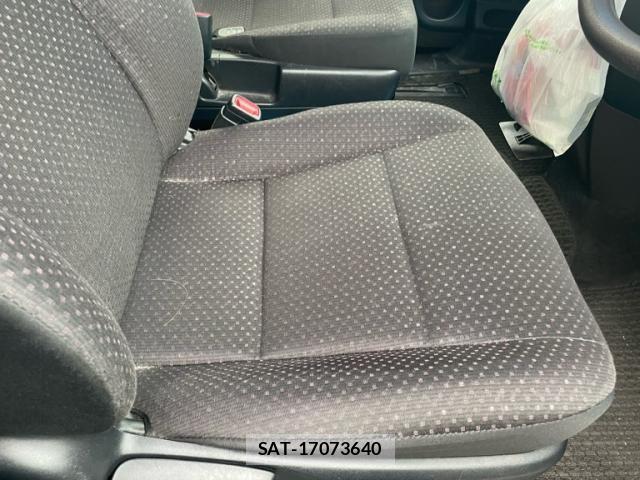 Toyota PORTE 2015-01 8628377-12