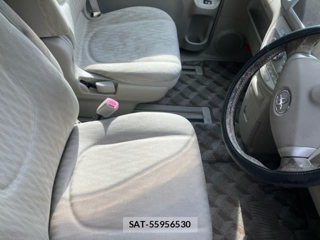 Toyota PORTE 2010-06 8666737-5