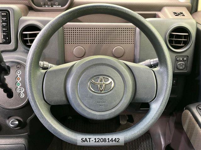 Toyota PORTE 2015-11 8660975-10