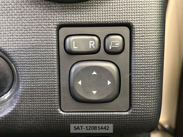 Toyota PORTE 2015-11 8660975-4