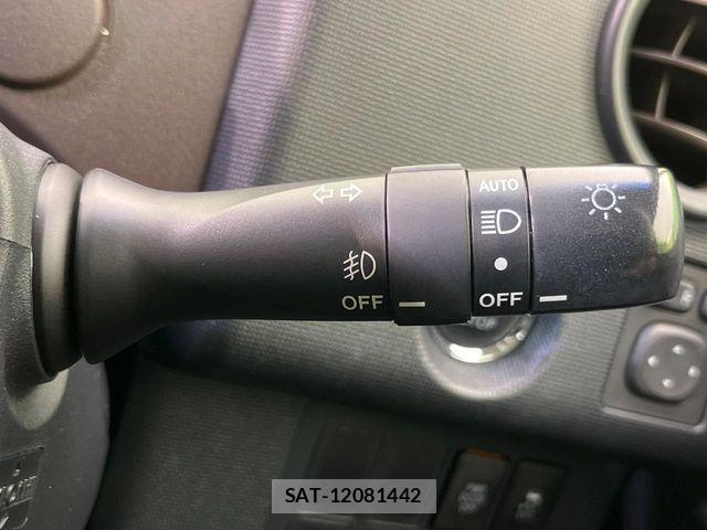 Toyota PORTE 2015-11 8660975-6