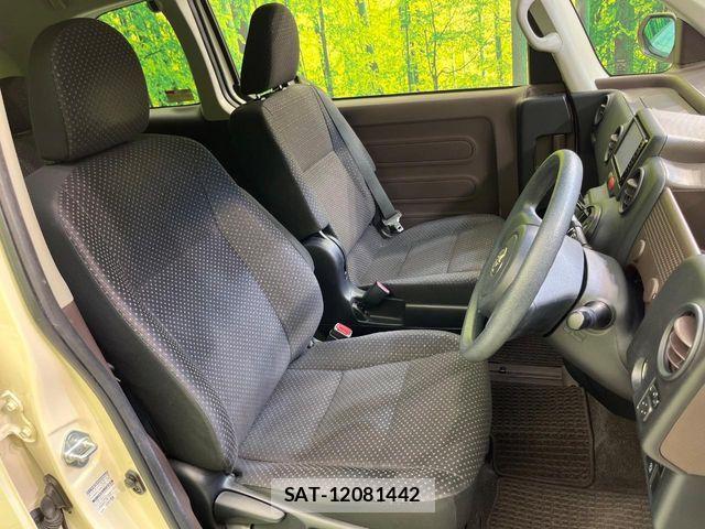 Toyota PORTE 2015-11 8660975-7