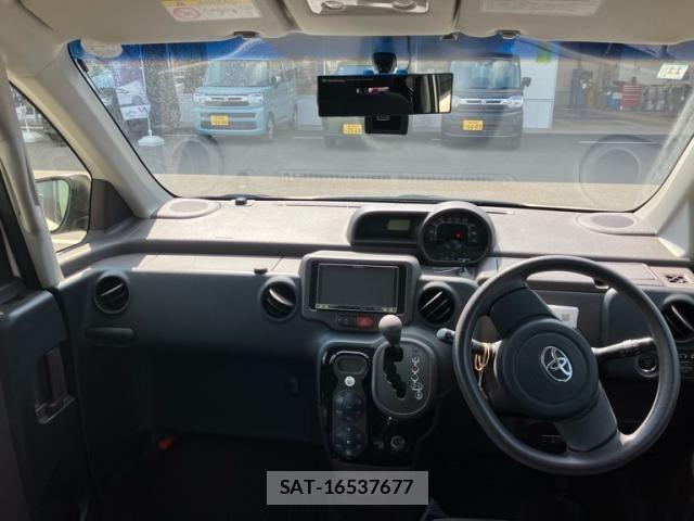 Toyota PORTE 2012-11 8666738-12