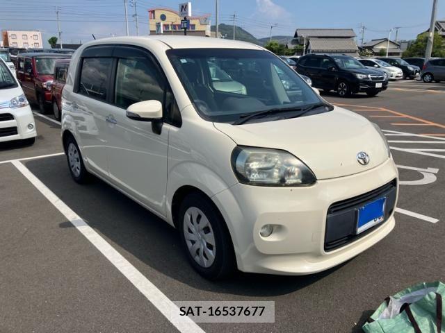 Toyota PORTE 2012-11 8666738-1