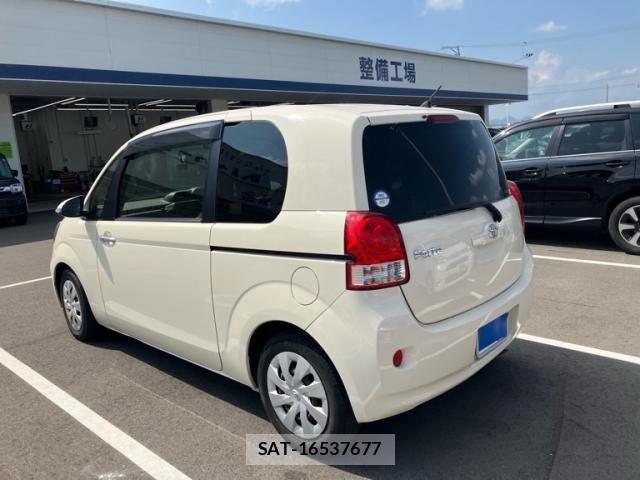Toyota PORTE 2012-11 8666738-6