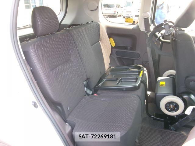 Toyota PORTE 2013-10 8666736-12