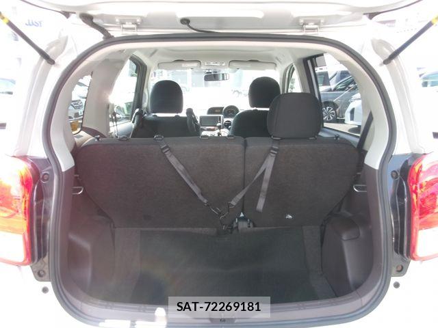Toyota PORTE 2013-10 8666736-13