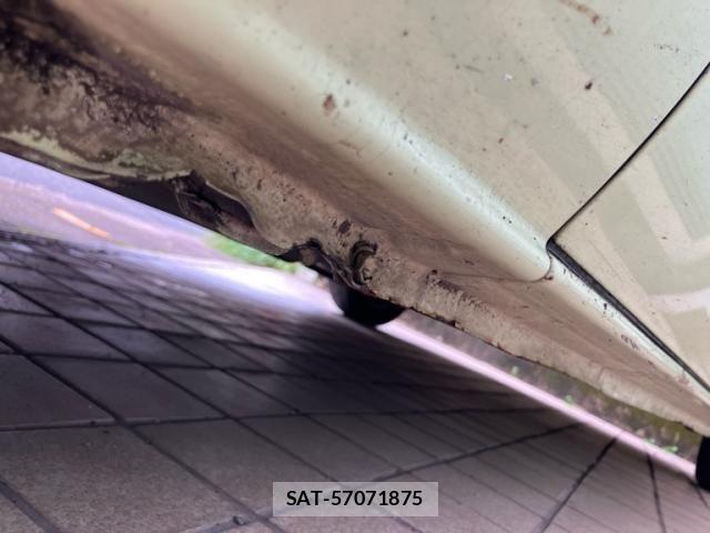 Toyota PORTE 2013-05 8660973-11