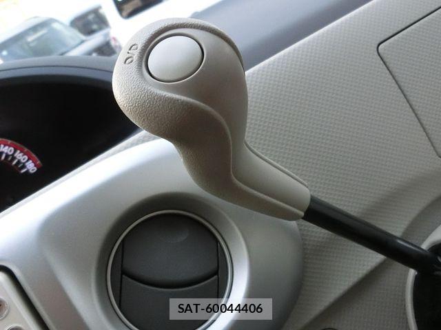 Toyota PORTE 2010-10 8660979-14