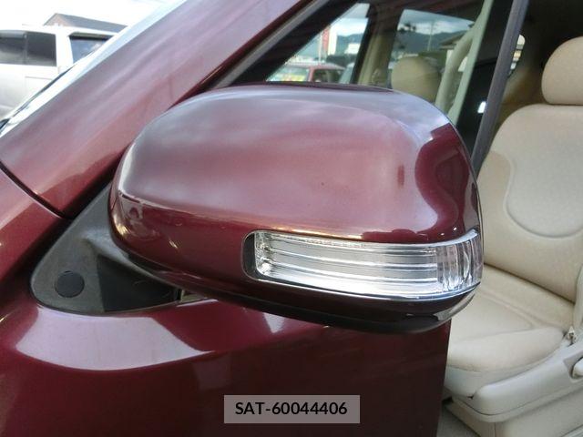 Toyota PORTE 2010-10 8660979-27