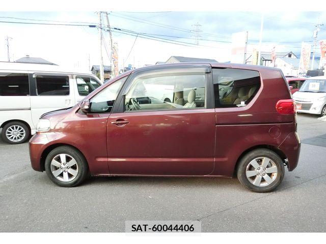 Toyota PORTE 2010-10 8660979-5