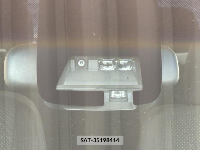 Toyota PORTE 2019-05 8666735-10