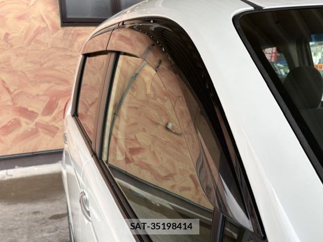 Toyota PORTE 2019-05 8666735-16