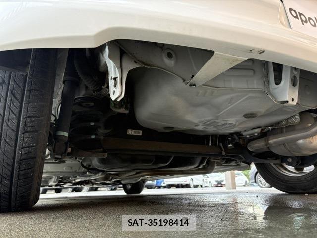 Toyota PORTE 2019-05 8666735-17
