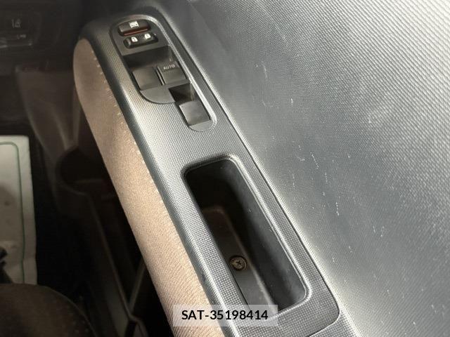 Toyota PORTE 2019-05 8666735-20
