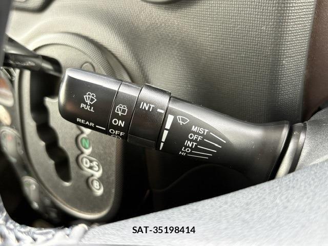 Toyota PORTE 2019-05 8666735-27