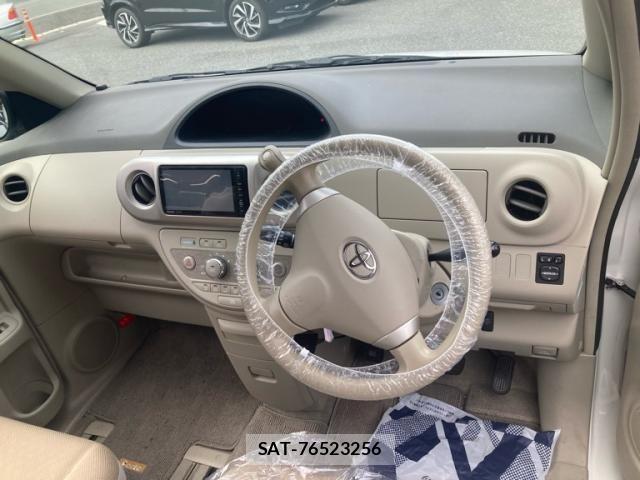 Toyota PORTE 2010-08 8745220-9