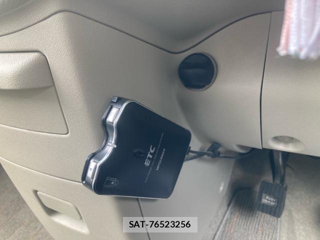 Toyota PORTE 2010-08 8745220-19