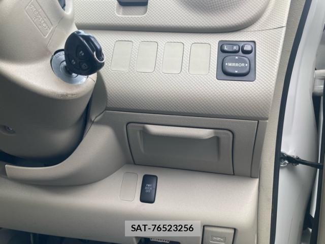 Toyota PORTE 2010-08 8745220-20