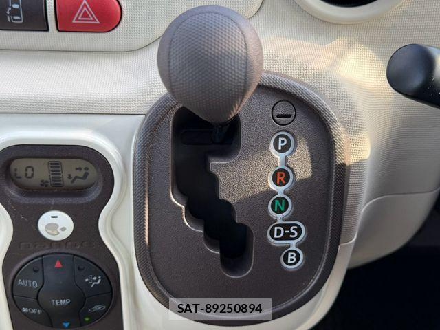 Toyota PORTE 2015-12 8745217-11