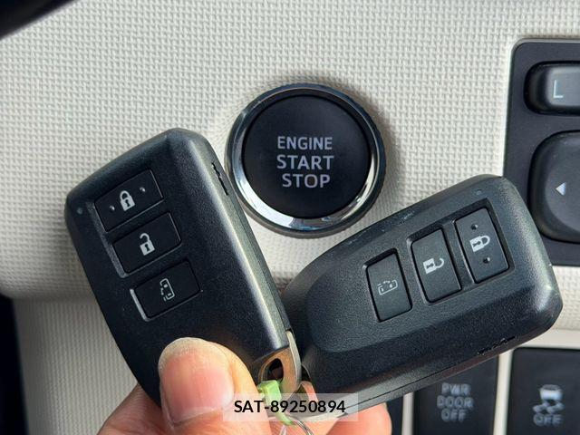 Toyota PORTE 2015-12 8745217-13