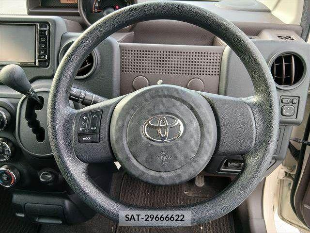 Toyota PORTE 2016-08 8745218-3