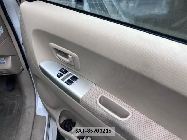 Toyota PORTE 2007-02 8781623-9
