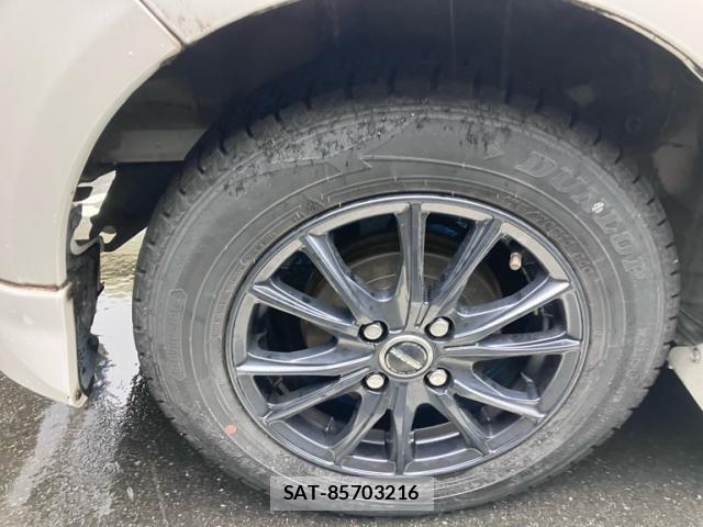 Toyota PORTE 2007-02 8781623-6