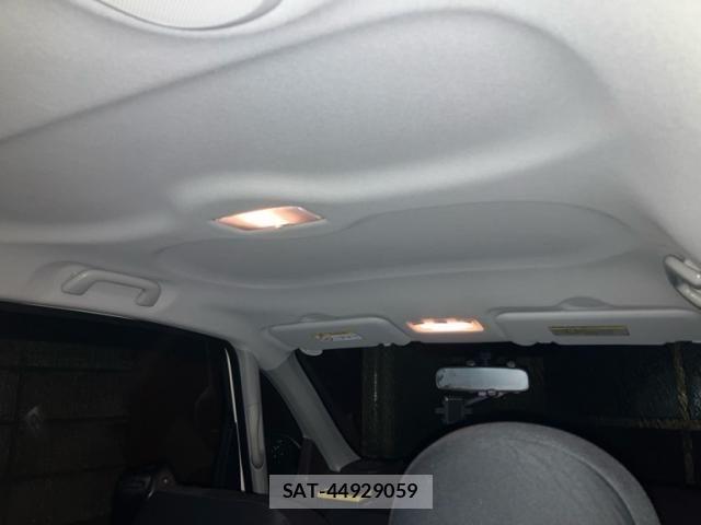 Toyota PORTE 2015-10 8781624-10