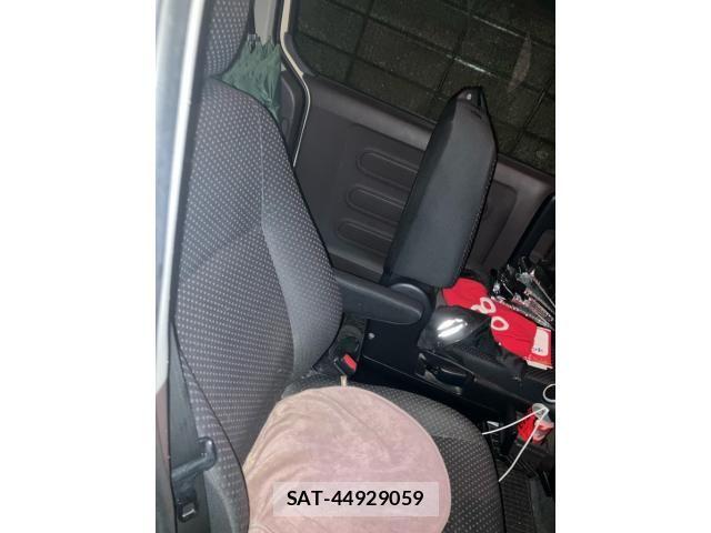 Toyota PORTE 2015-10 8781624-12