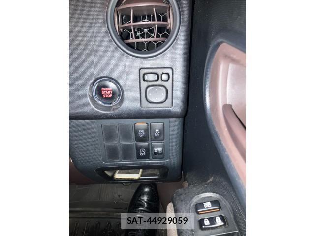 Toyota PORTE 2015-10 8781624-13