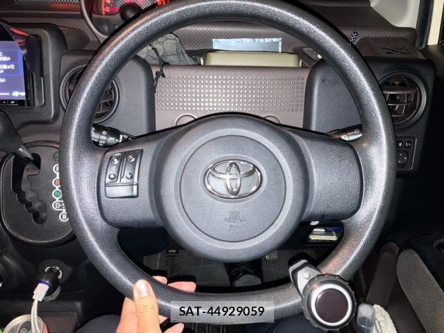 Toyota PORTE 2015-10 8781624-14