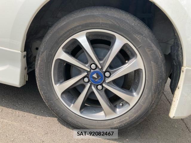 Toyota PORTE 2013-11 8781622-14