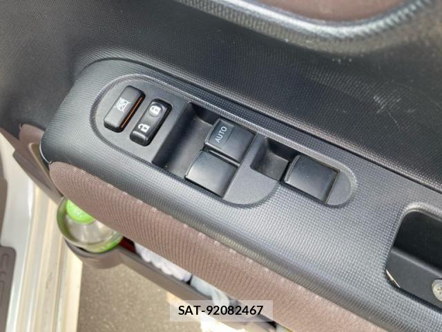 Toyota PORTE 2013-11 8781622-19