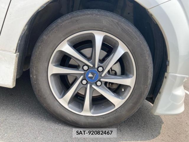 Toyota PORTE 2013-11 8781622-3