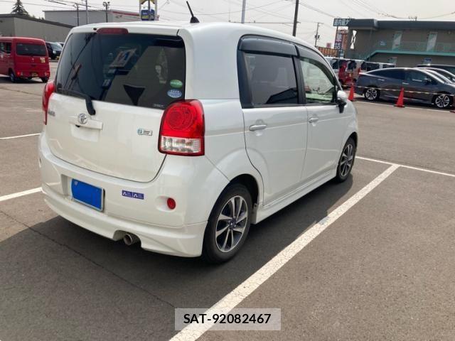 Toyota PORTE 2013-11 8781622-6