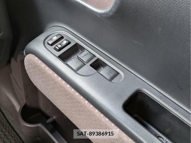 Toyota PORTE 2015-10 8797129-28