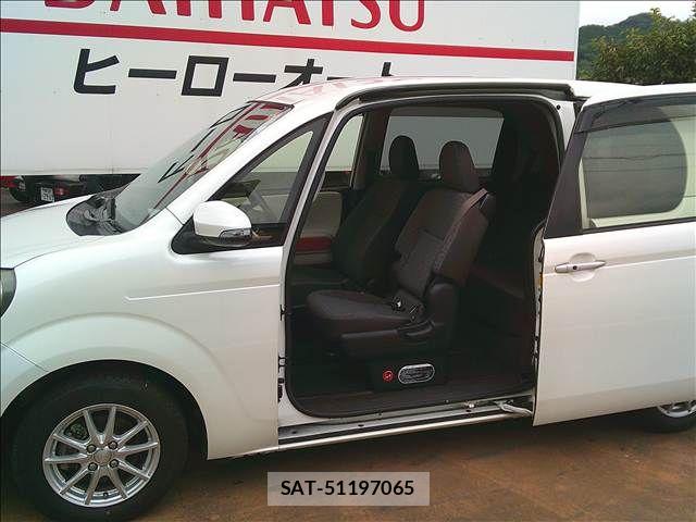 Toyota PORTE 2012-08 8797127-5