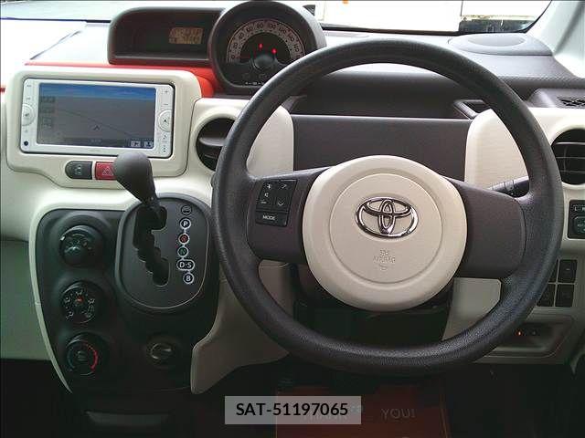 Toyota PORTE 2012-08 8797127-7