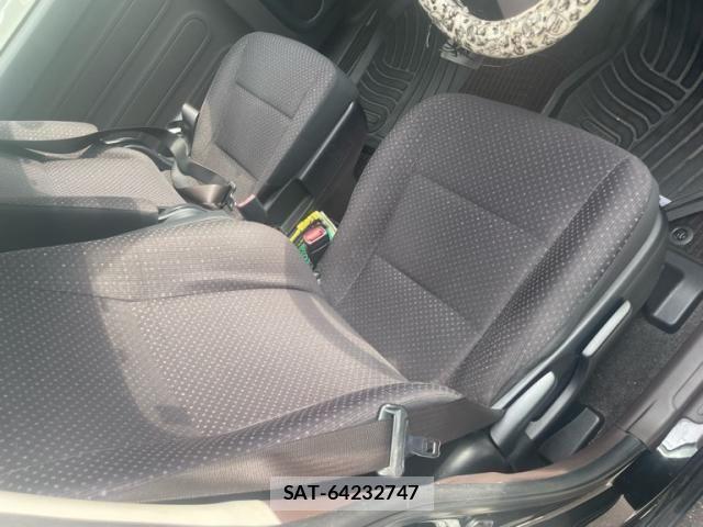 Toyota PORTE 2013-10 8831081-9