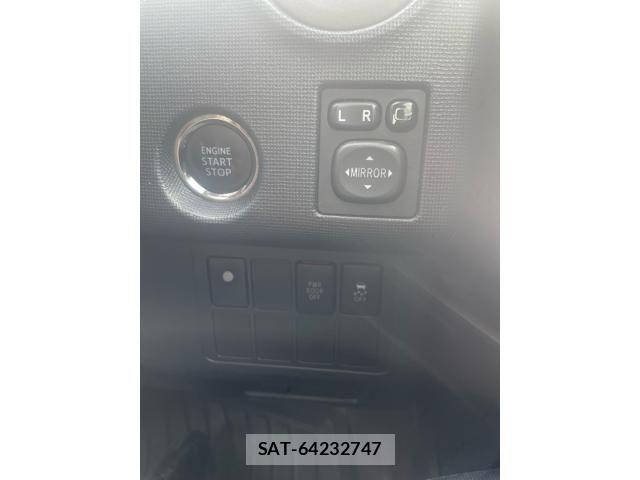 Toyota PORTE 2013-10 8831081-10