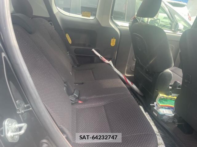 Toyota PORTE 2013-10 8831081-4