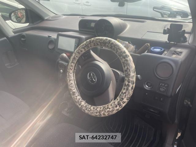 Toyota PORTE 2013-10 8831081-8