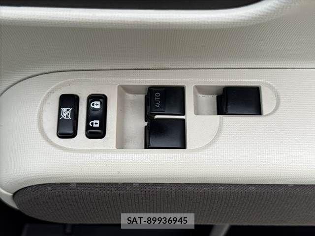 Toyota PORTE 2018-09 8831080-27