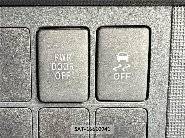 Toyota PORTE 2014-10 8881566-14