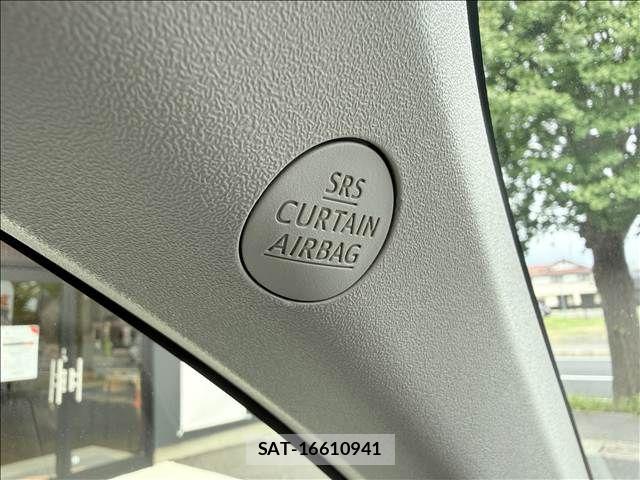 Toyota PORTE 2014-10 8881566-16
